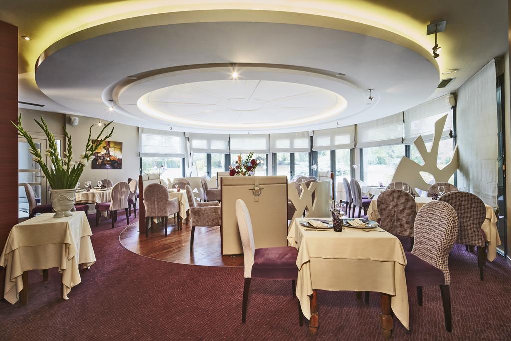 Kyriad Nantes Sud - Aeroport Hotel 3*